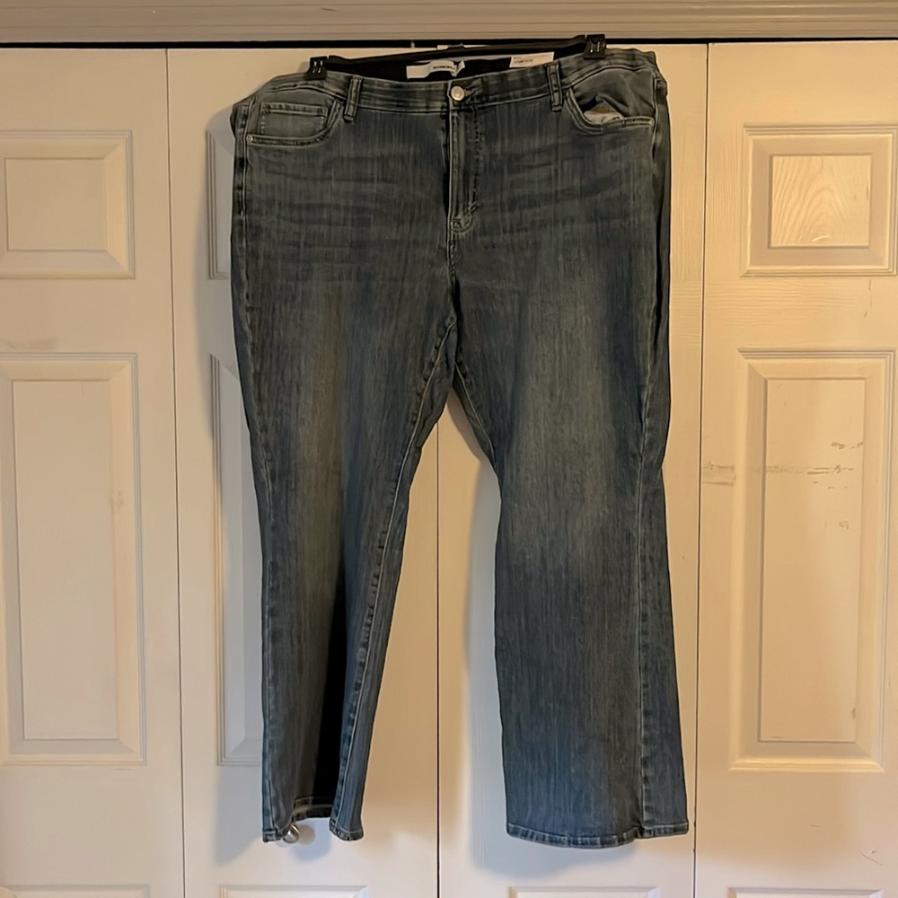 Sonoma Bootcut Medium Wash Jeans (NWT)